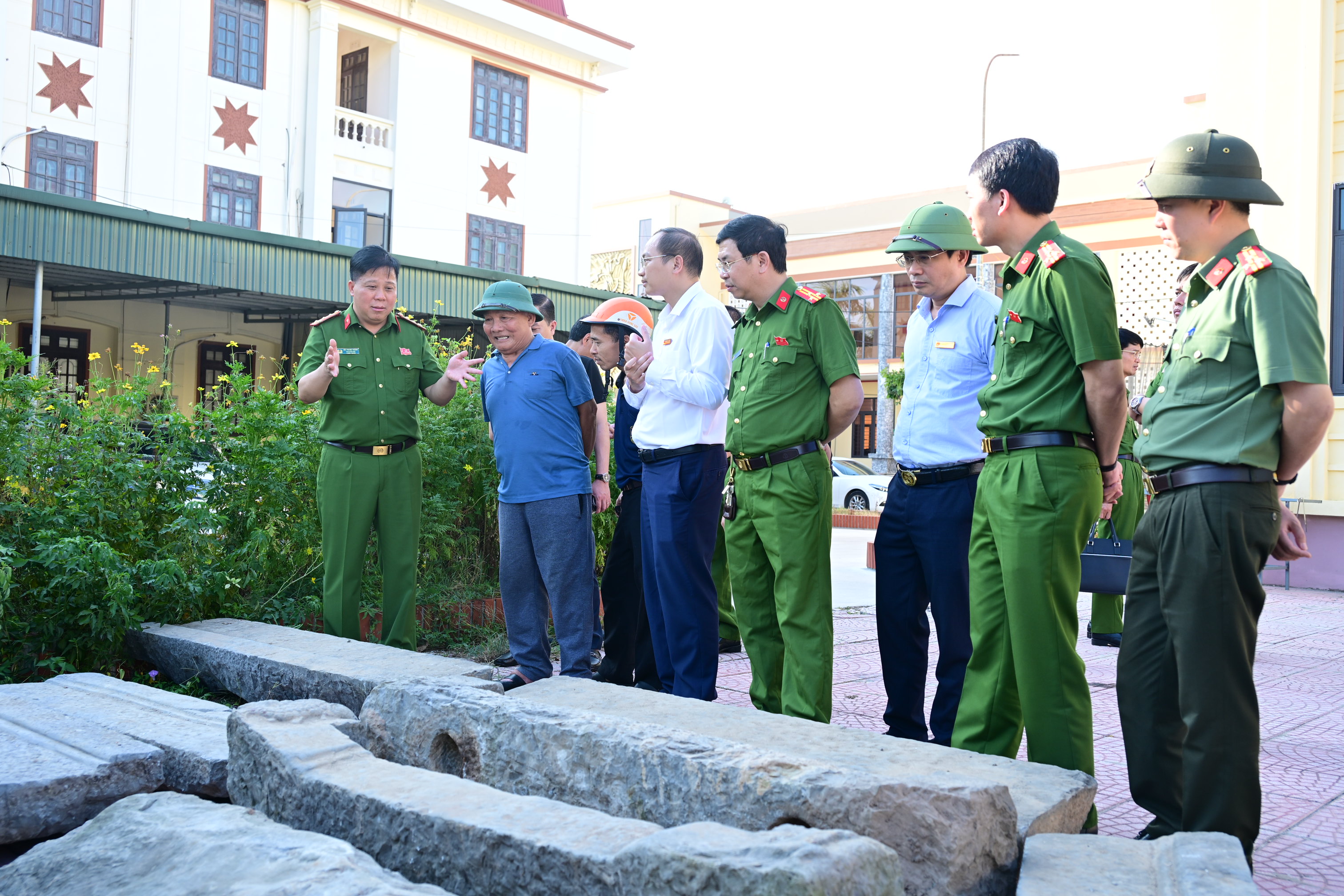 Điều tra, khám phá vụ trộm cắp cấu kiện của 04 nhịp cầu đá cổ ở phường Ái Quốc